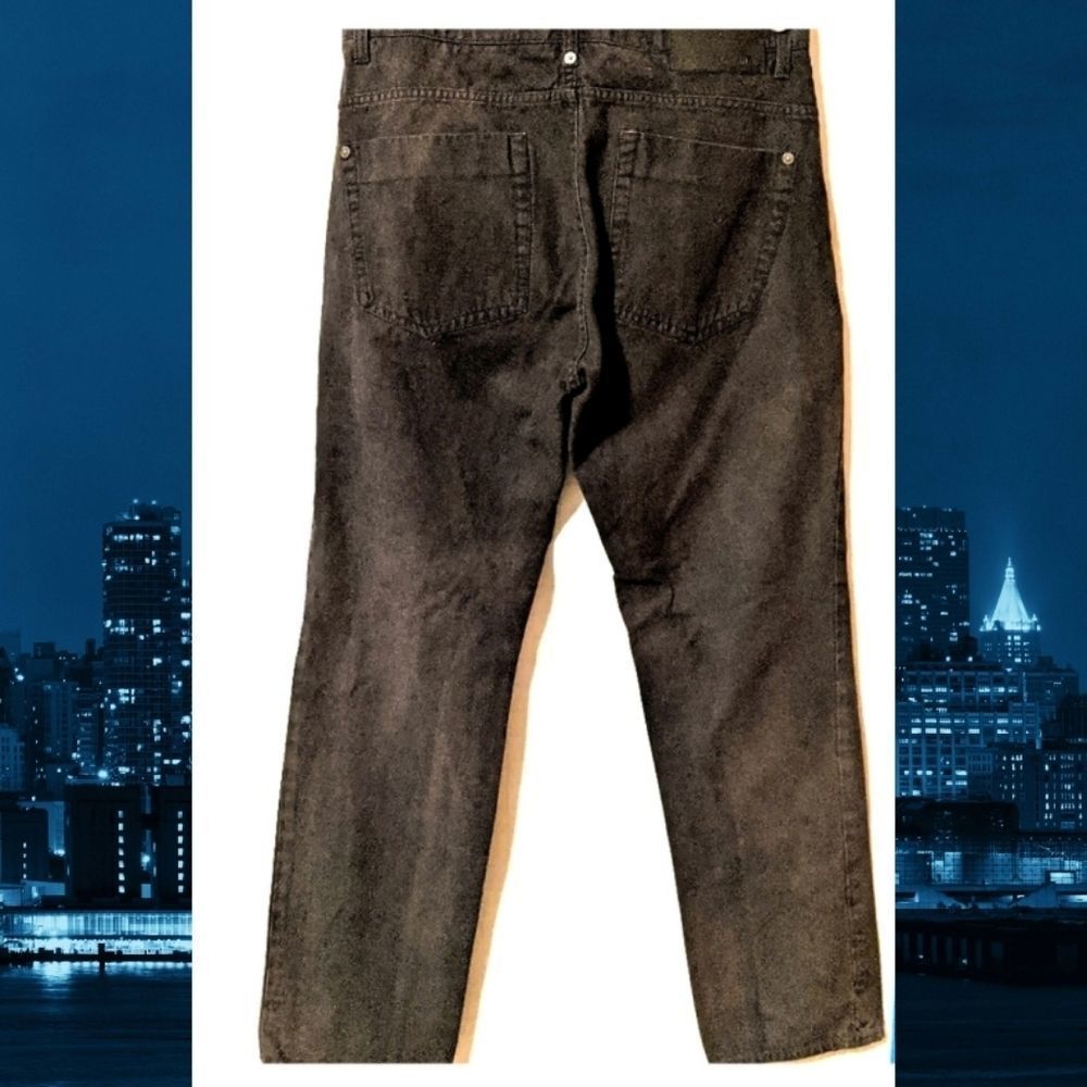 Calvin Klein Jeans.